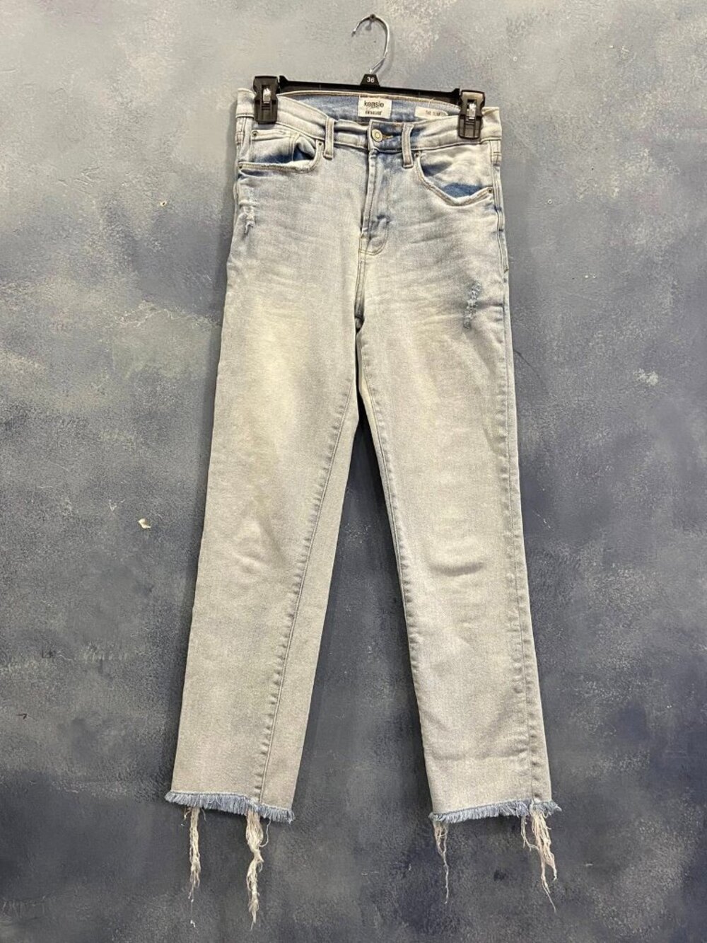 KENSIE JEANS Washed-out blue color, size 2/26
